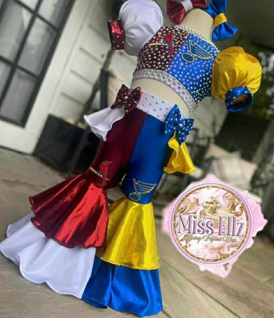 18/3 Miss Ellz St. Louis Cardinals/St. Louis Blues OOC- Fallon Hackett