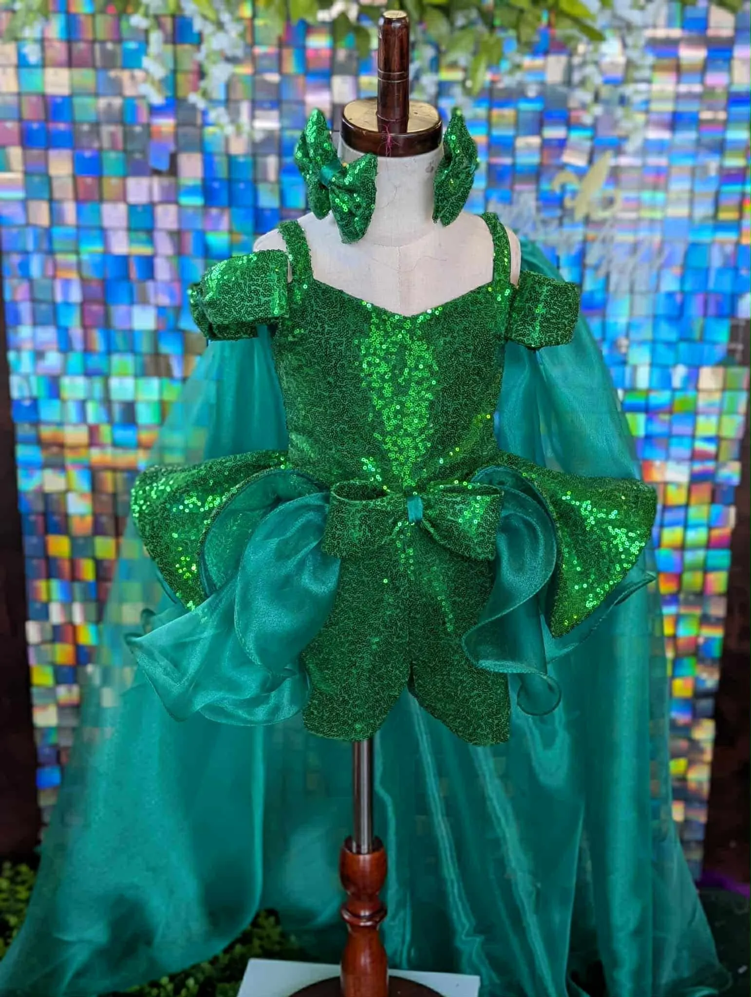 2/4 Emerald Green Fun Fashion- Fallon Hackett