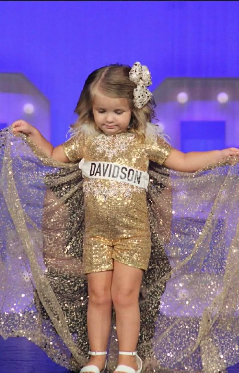 18/3 Gold Fun Fashion- Katie Clodfelter