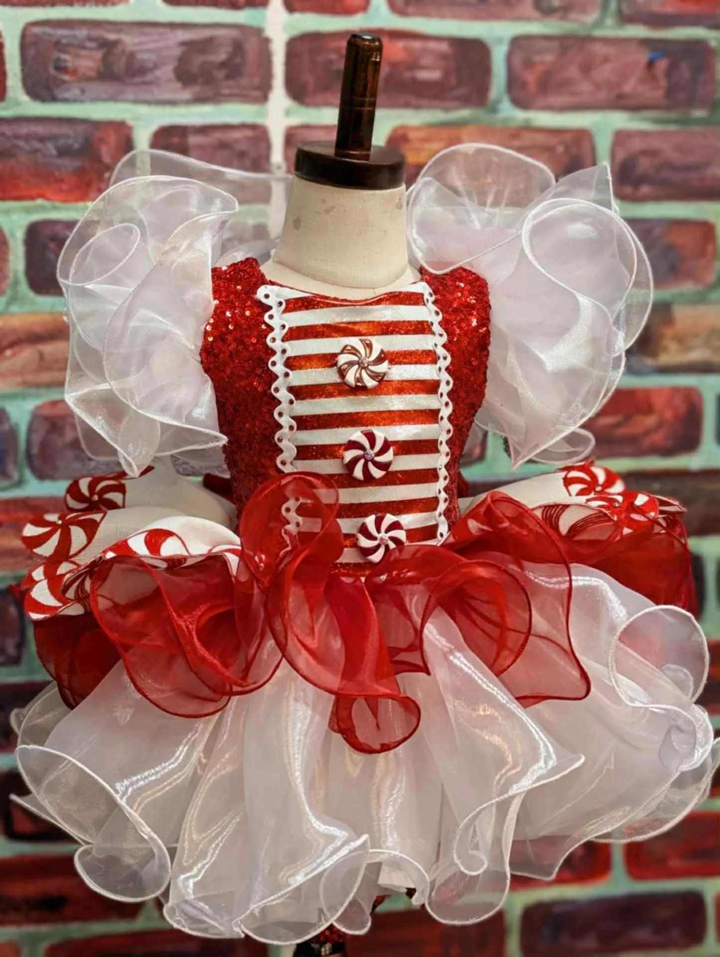 2/4 Peppermint OOC- Fallon Hackett