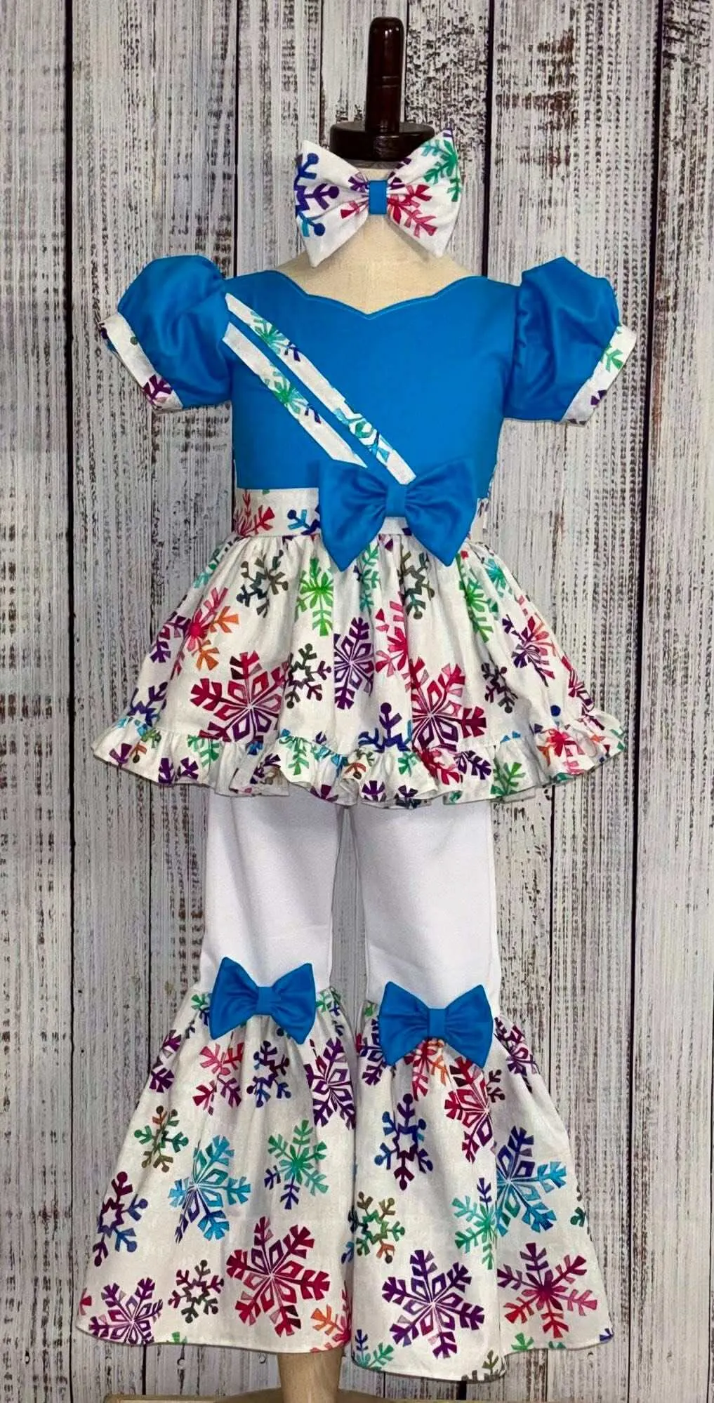 4/6 Blue Snowflake Casual- Wendy Morel