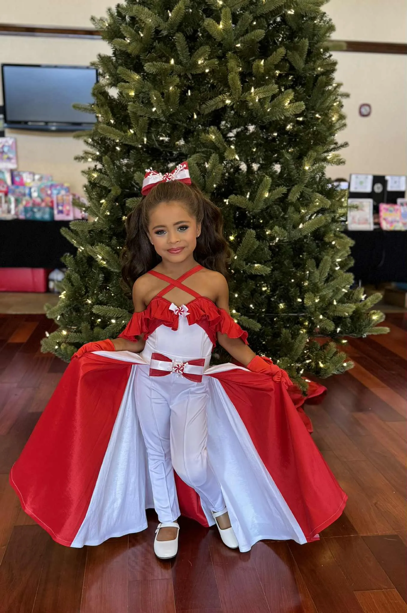 4/6 Toni O Red/White Peppermint Casual- Angela Saavedra 