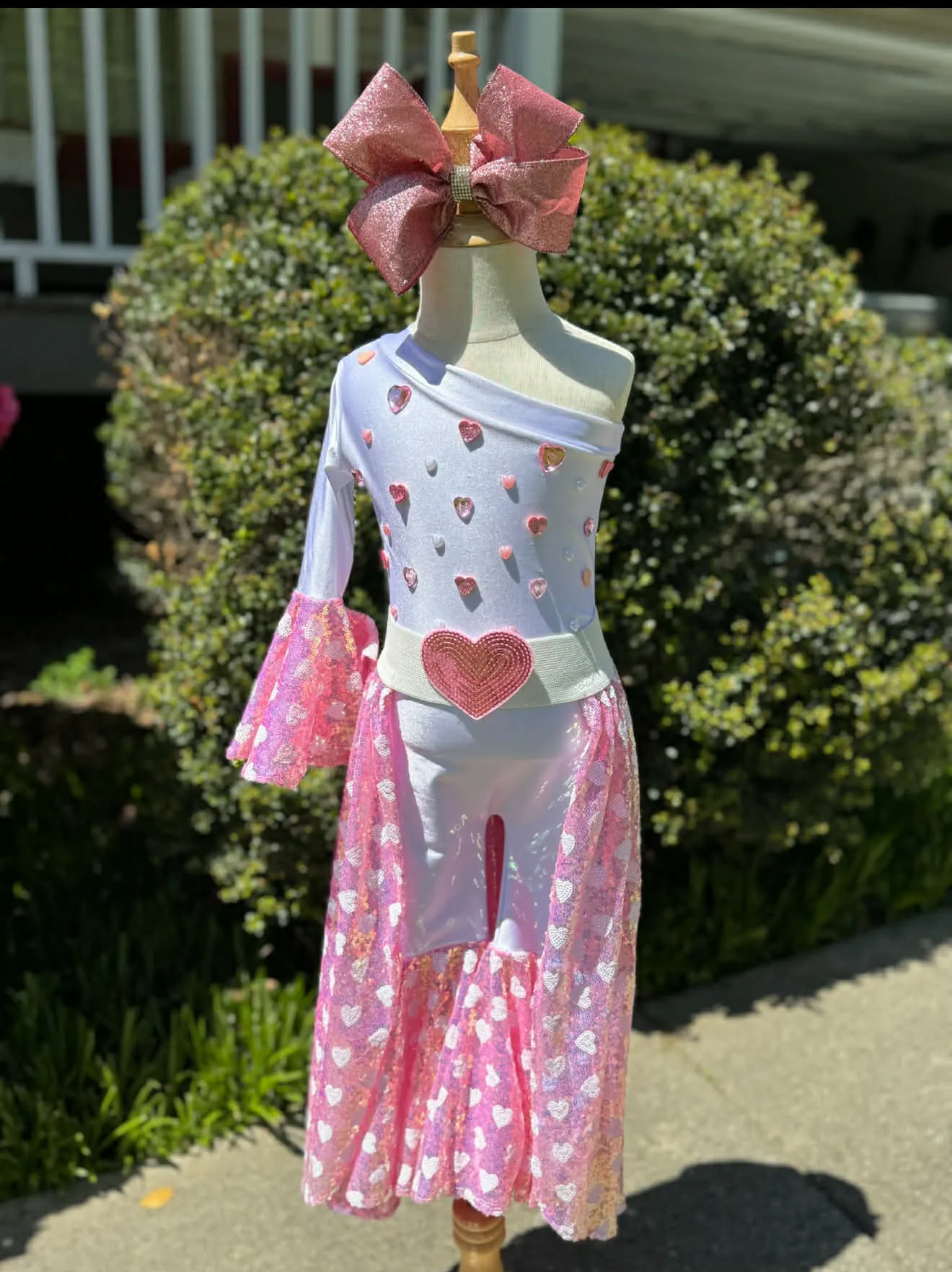 18/3 Pink Valentines Fun Fashion/OOC- Fallon Hackett