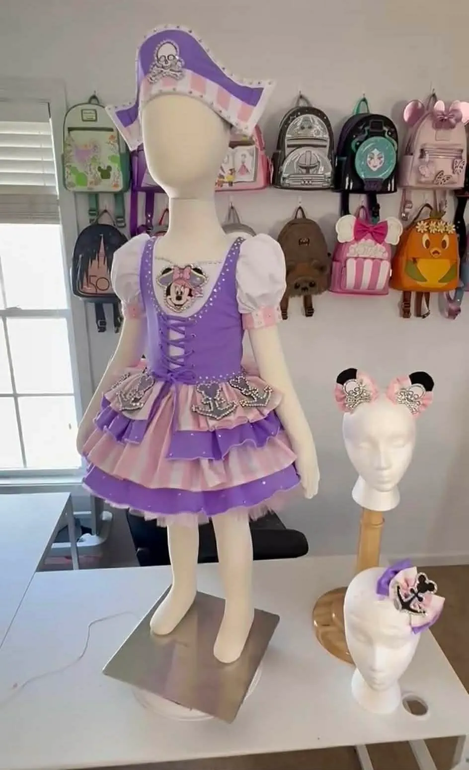 18/3-2/4 Pirate Minnie Mouse OOC- Brittani Logan