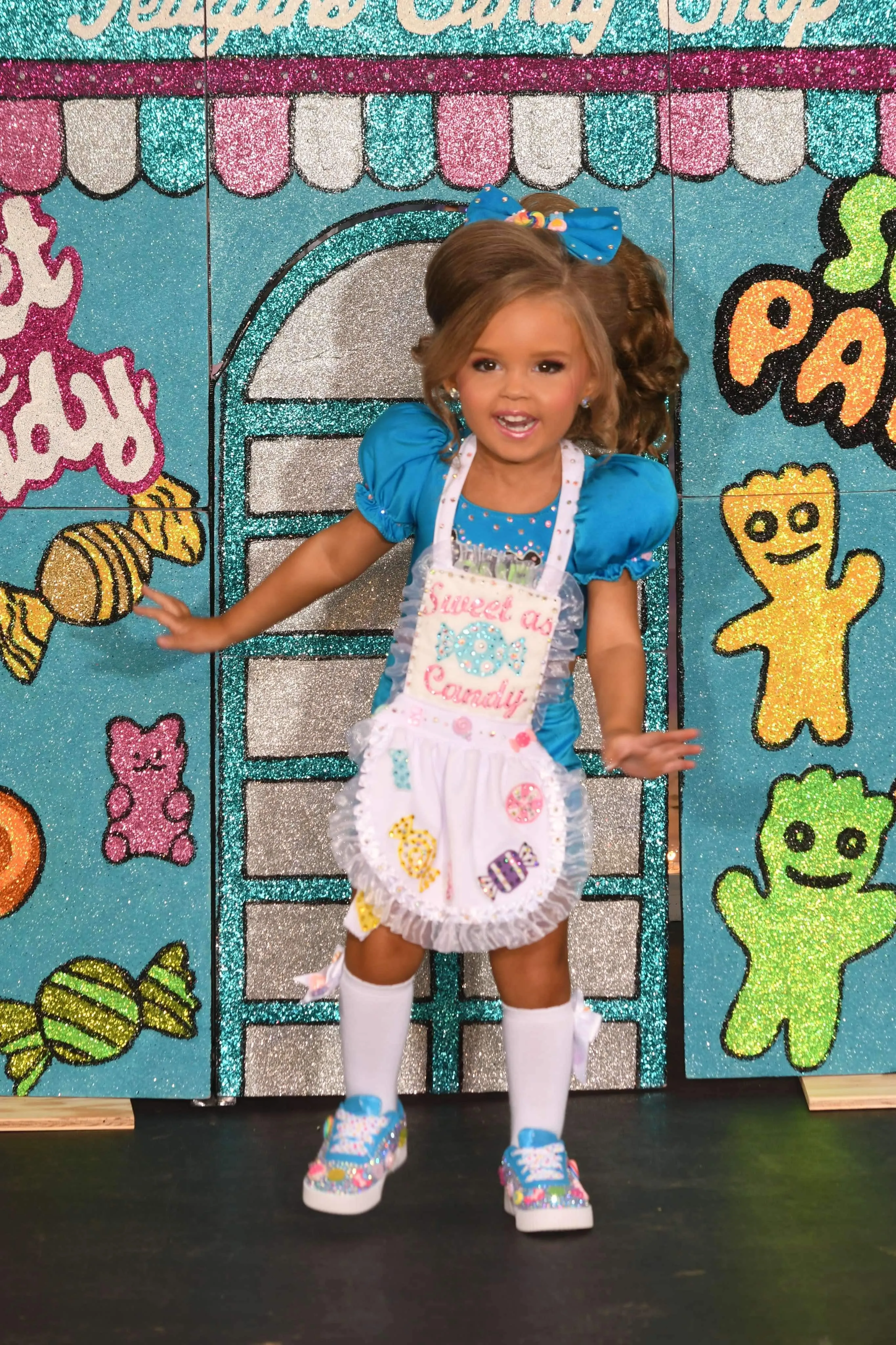 18/3 Sweet/Sour Patch Valerie Cyrus OOC