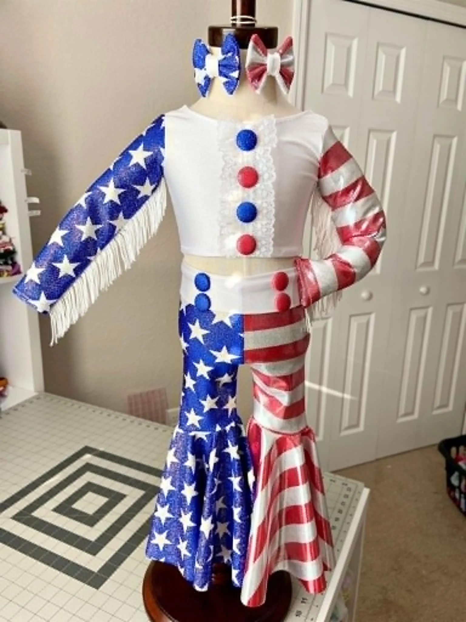 12/2 RWB Dollhouse - Audrey Snyder 