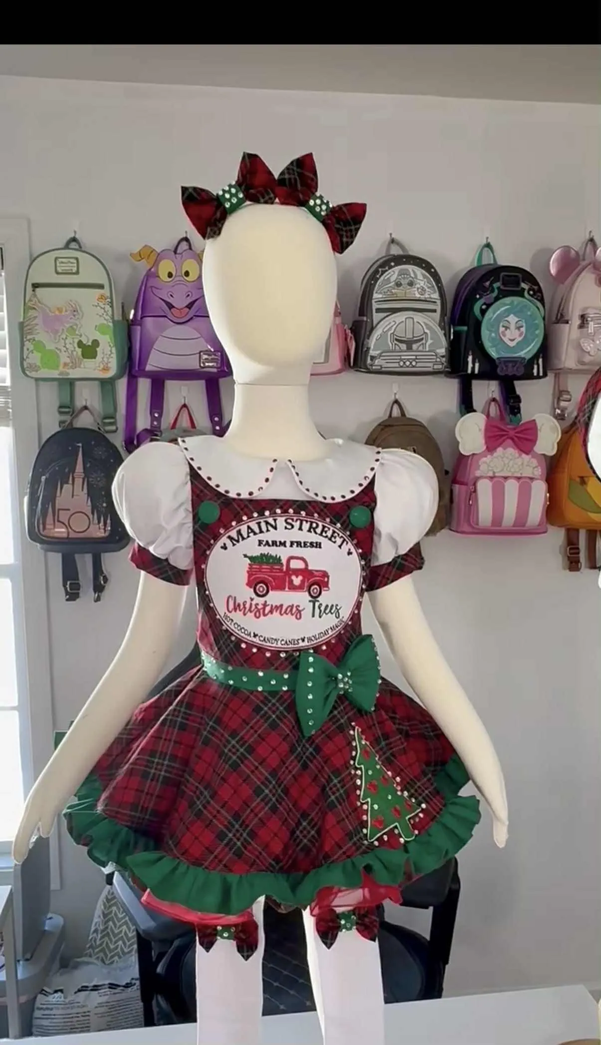 2/4 Main Street Christmas OOC - Kara Vaughn