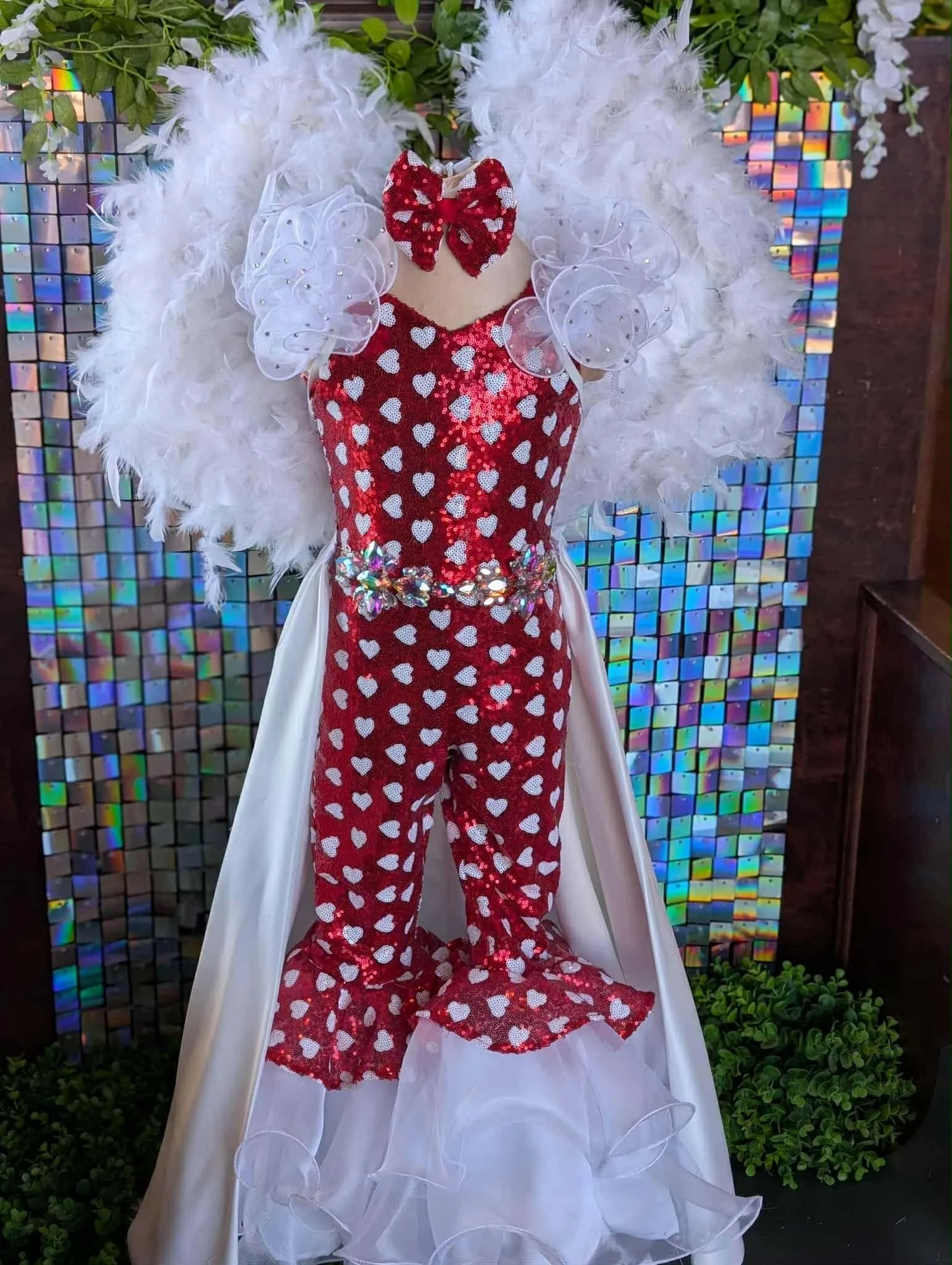 3/5 Red/White Heart Fun Fashion/OOC - Fallon Hackett