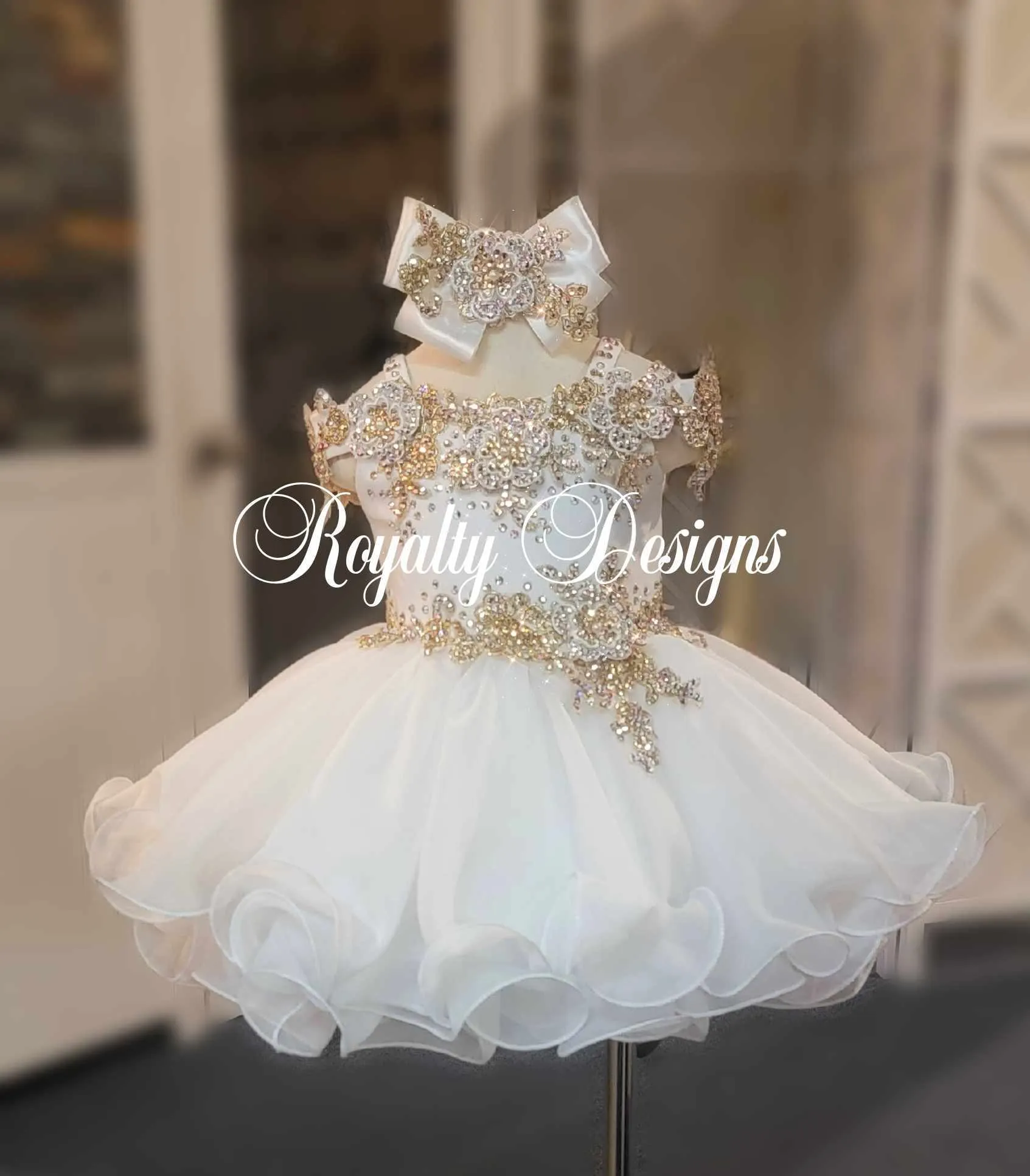 18/3 White and Gold Royalty Designs- Madison Pape