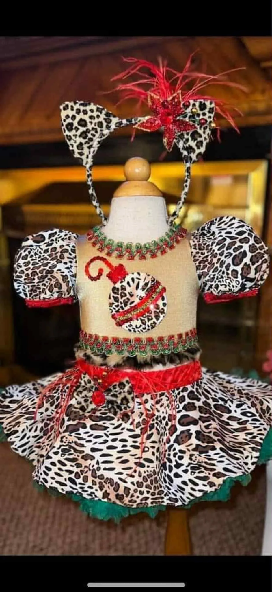 12/2-18/3 Angie Allen Christmas Wear- Fallon Hacket