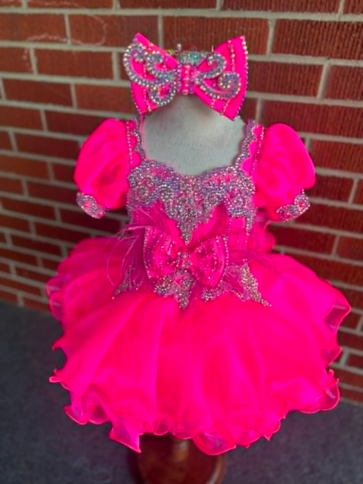 18/3-2/4 Brianna K Hot Pink Glitz- Katie Clodfelter 