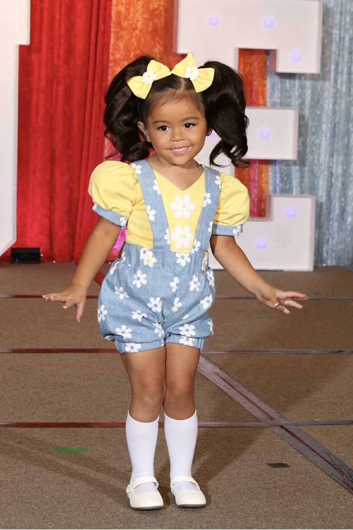 18/3-2/4 Rachel M. Denim Daisies- Kristen Nguyen