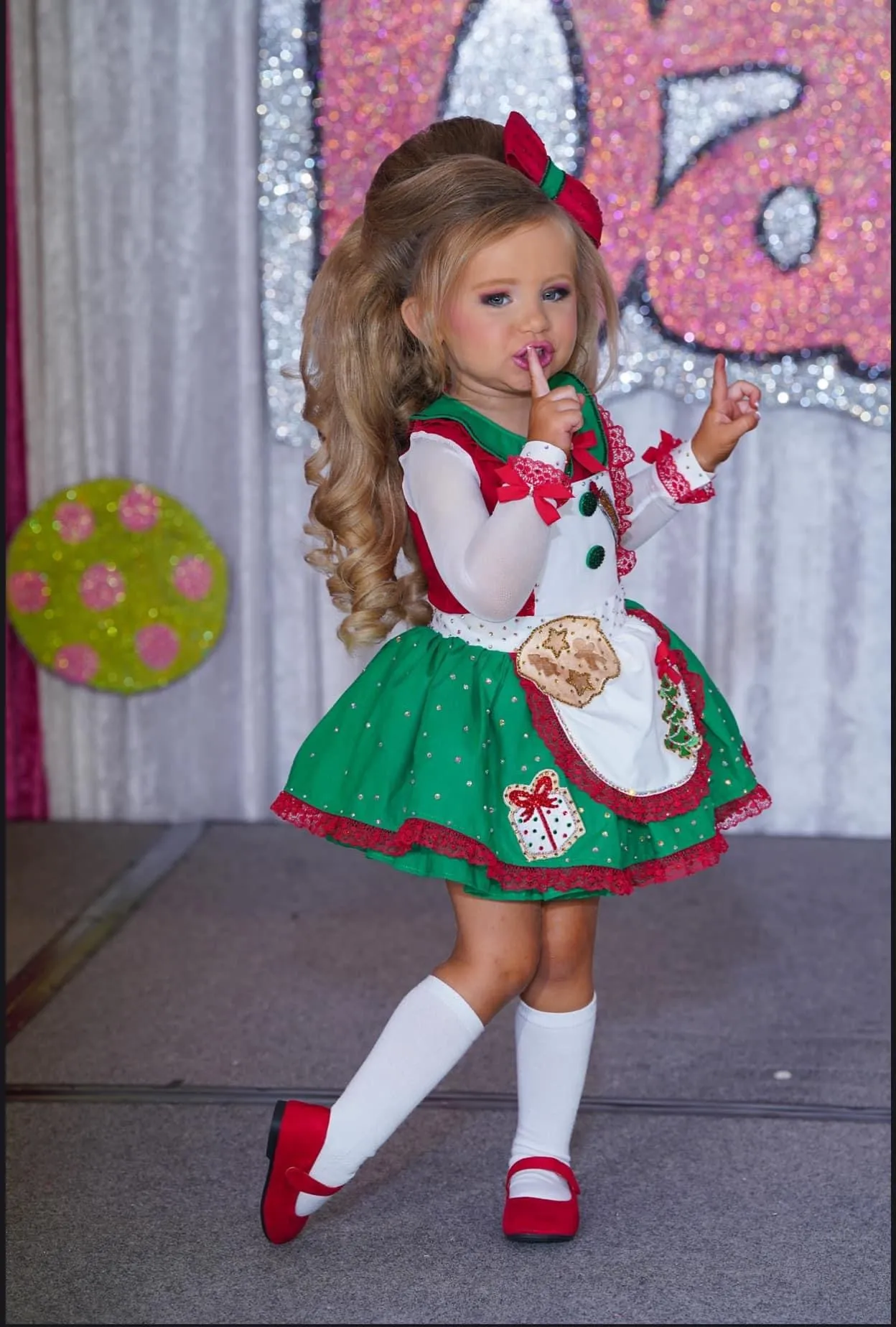 2/4 Christmas OOC/Casual Asia Lewis