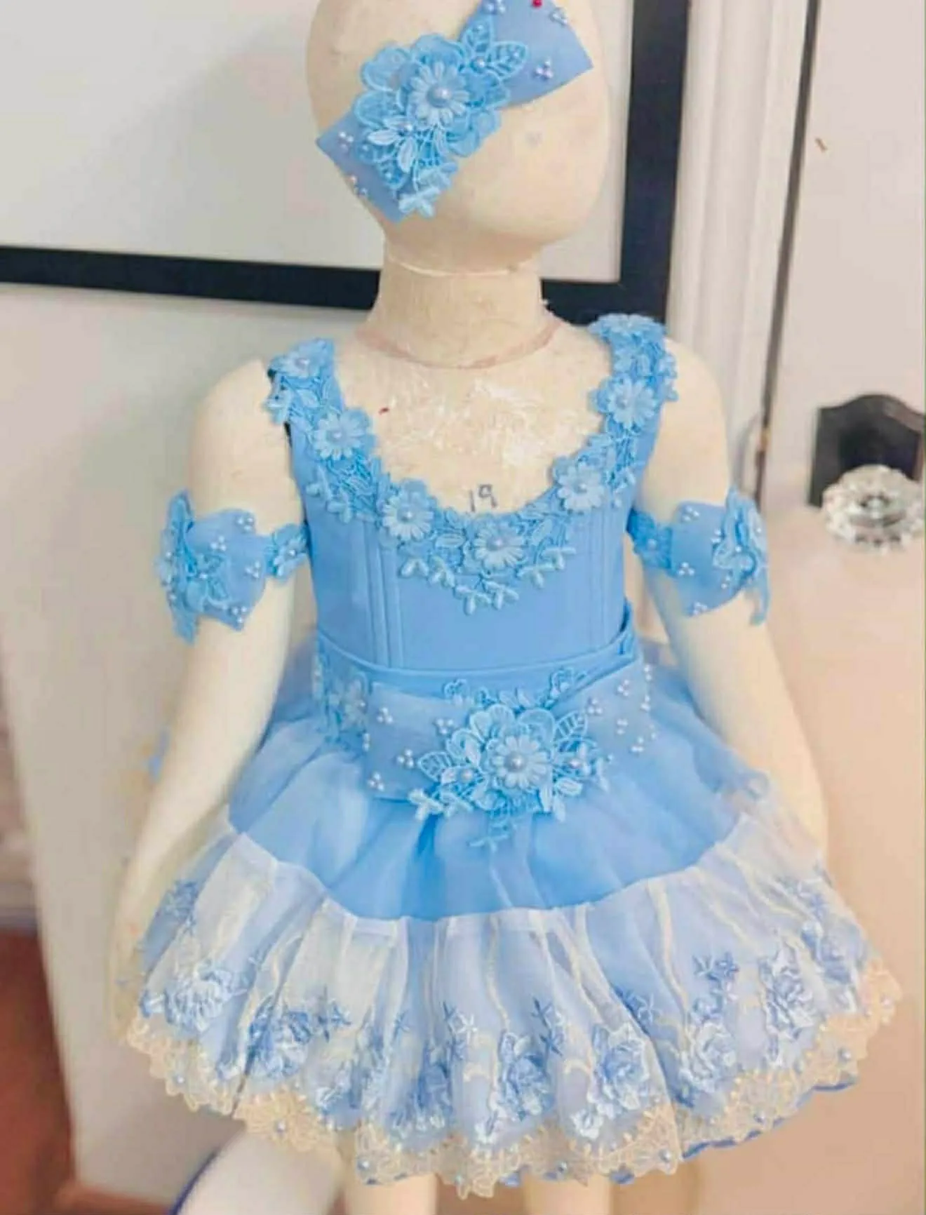 18/3 Blue Connie Natural - Madison Pape