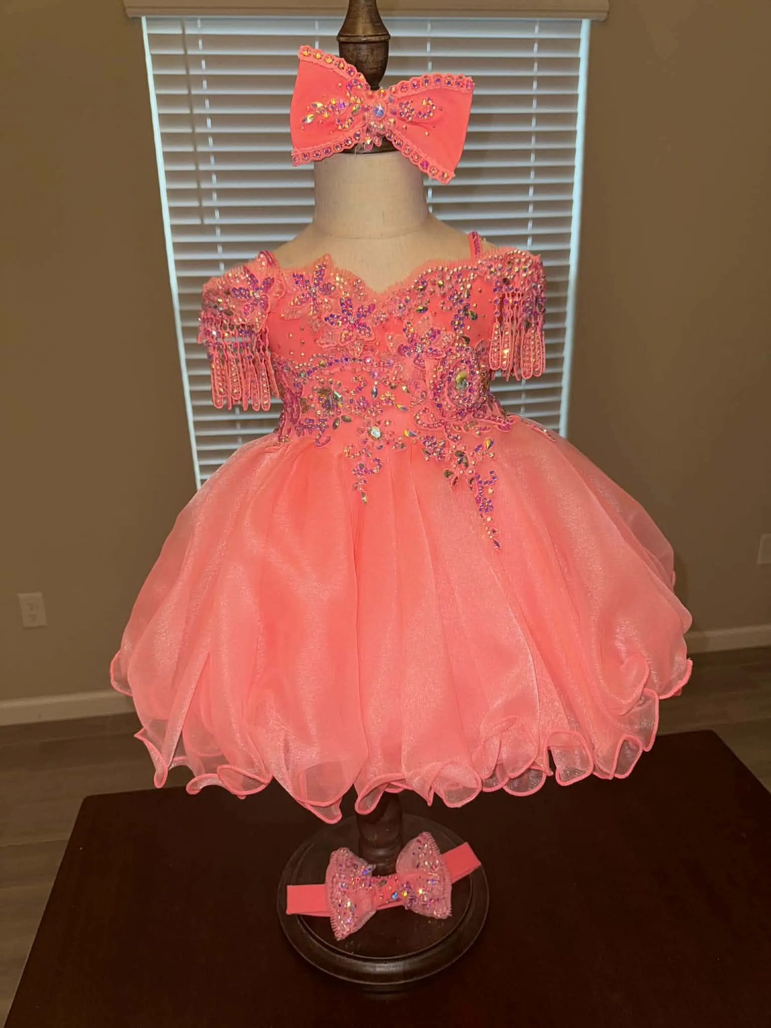 2/4 Coral Glitzy Belle- Anna Baker