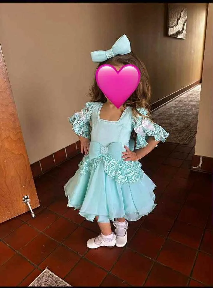 2/4 Blue Ruby Belle Natural- Wendy Morel