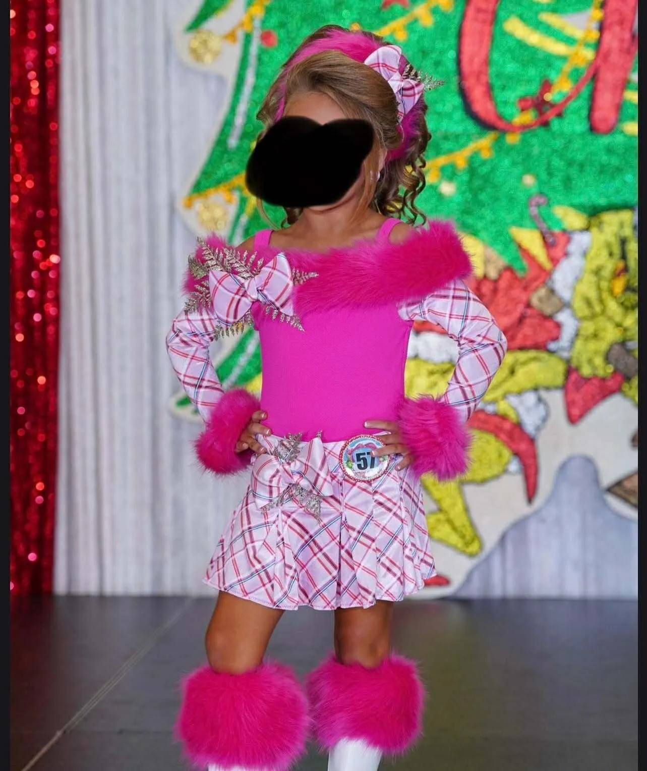 4/6 Dollhouse Pink Christmas Casual- Becca Page