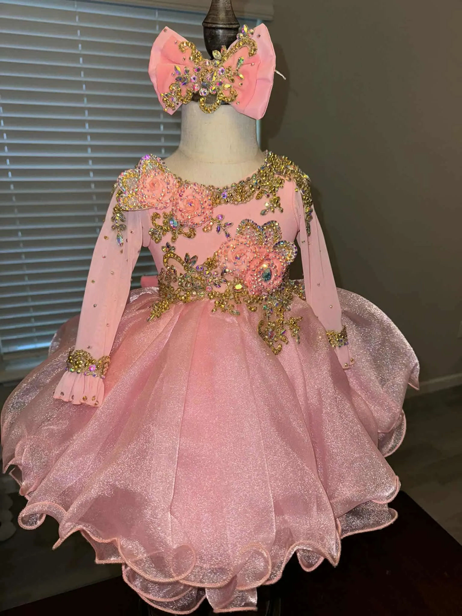 18/3 Pink and Gold Glitzy Belle- Anna Baker