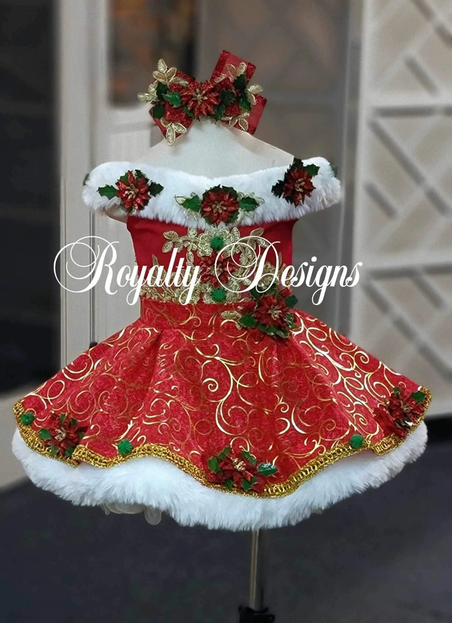 12/2 Royalty Christmas OOC/Casual