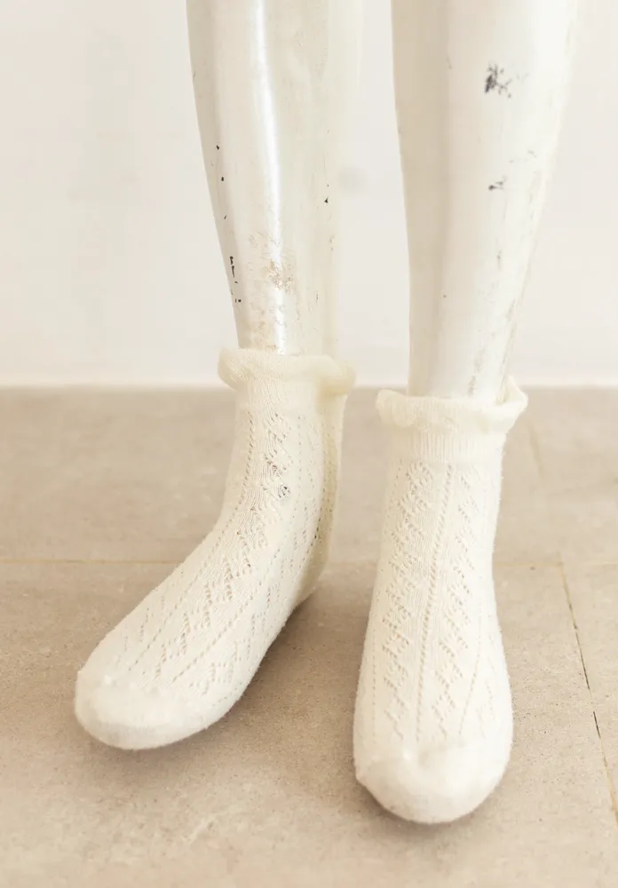 Cream Lace Knit Ankle Socks