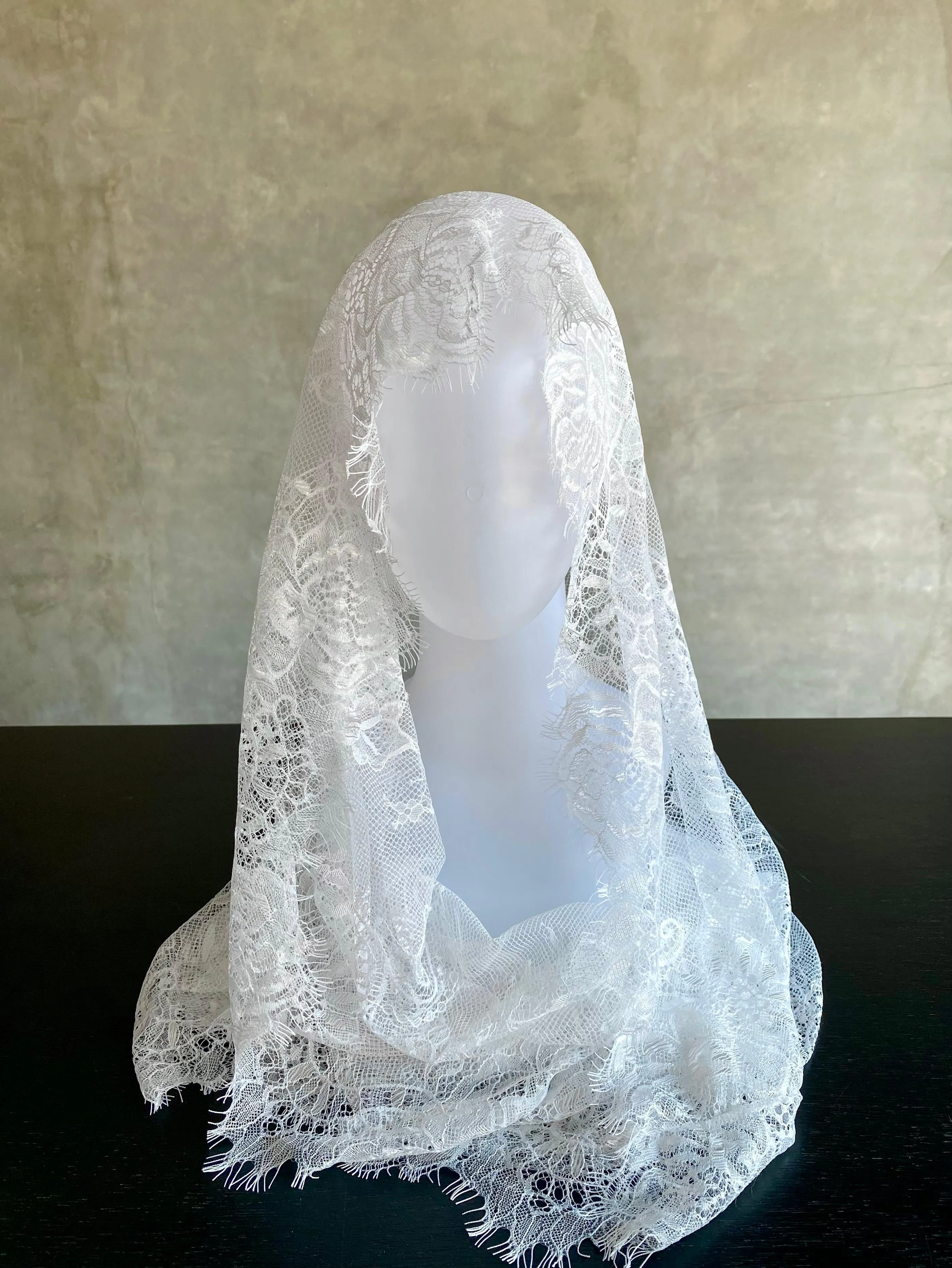 Vintage White Wedding Lace Veil
