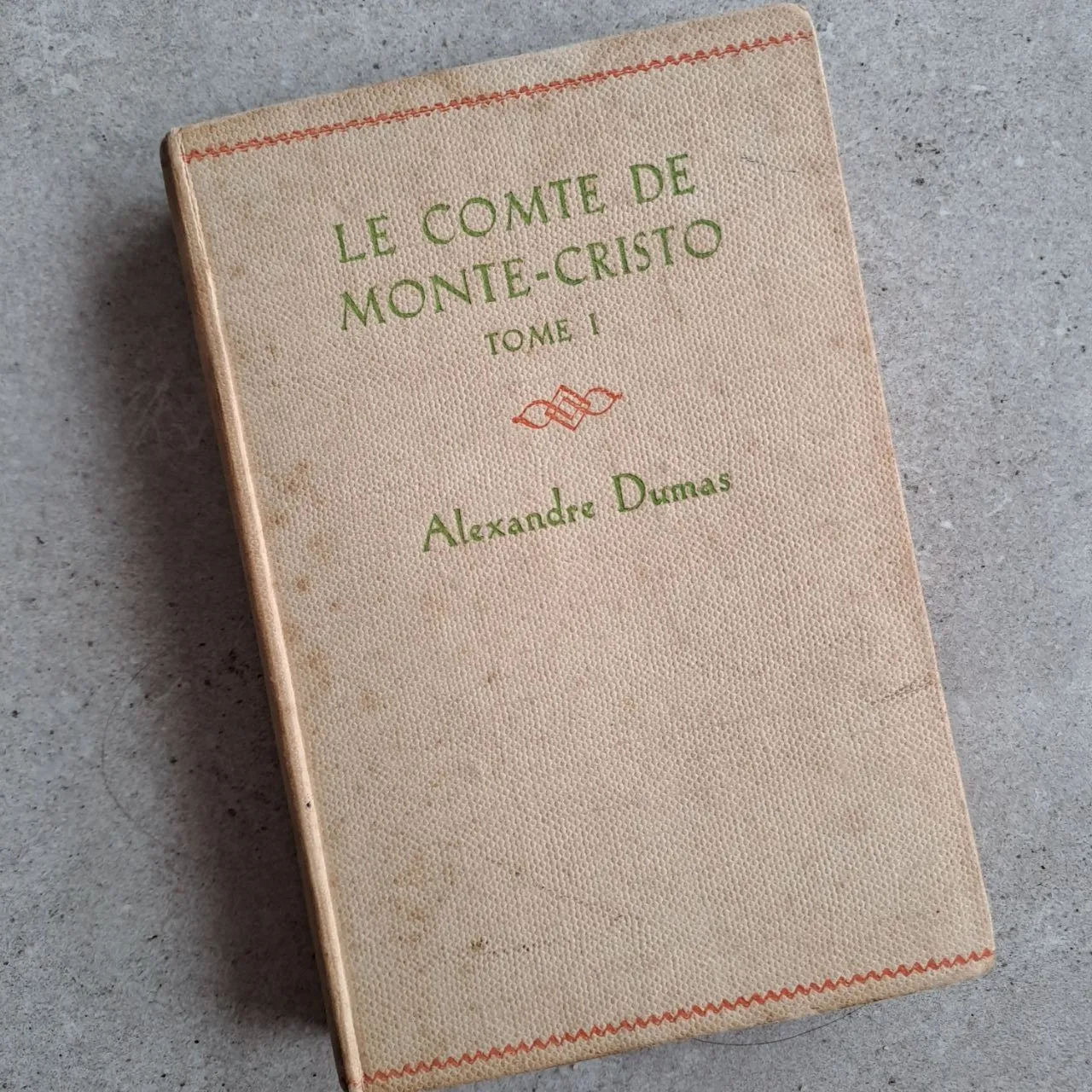 Monte-Cristo Book