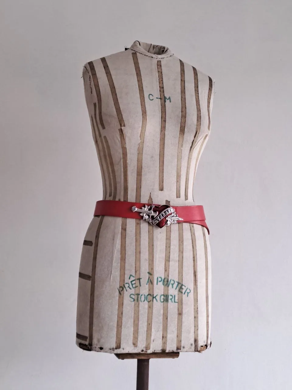 Red Heart Love Hurt Belt