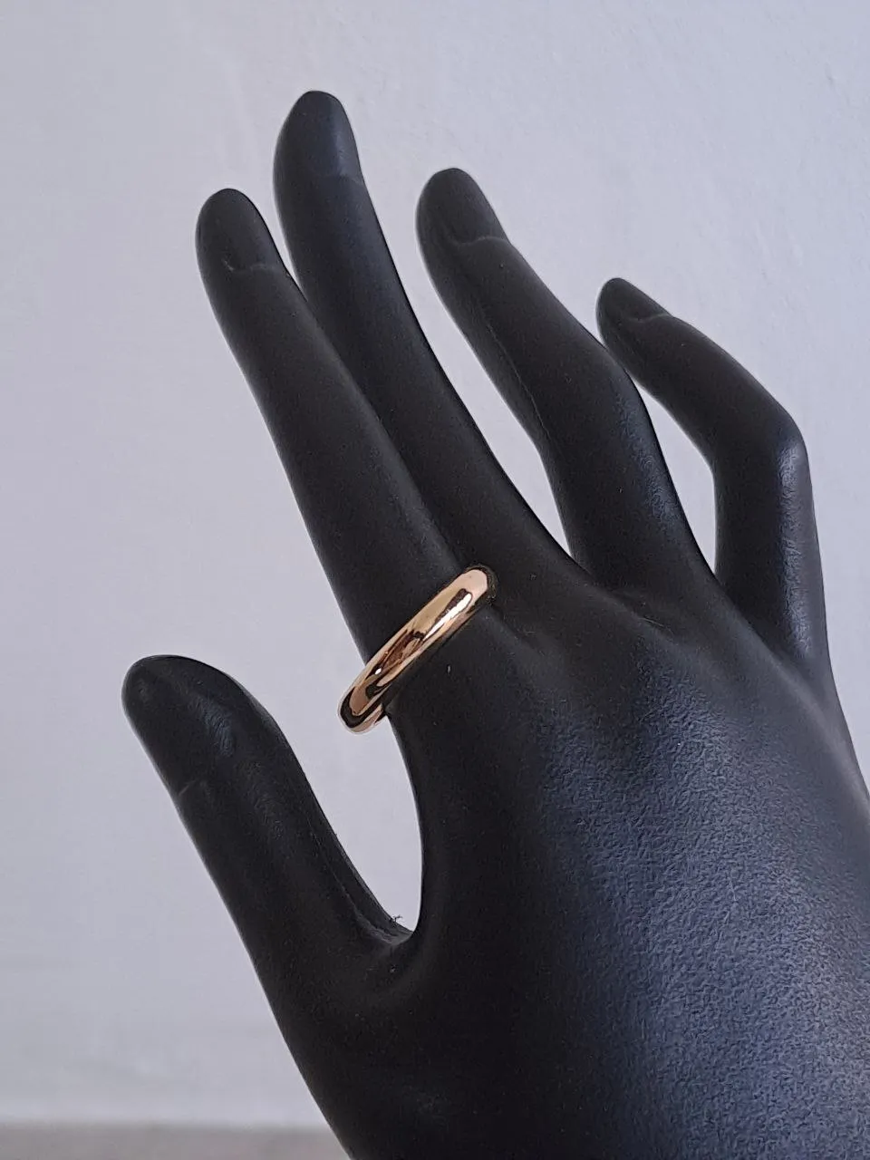 Classic Round Gold Ring