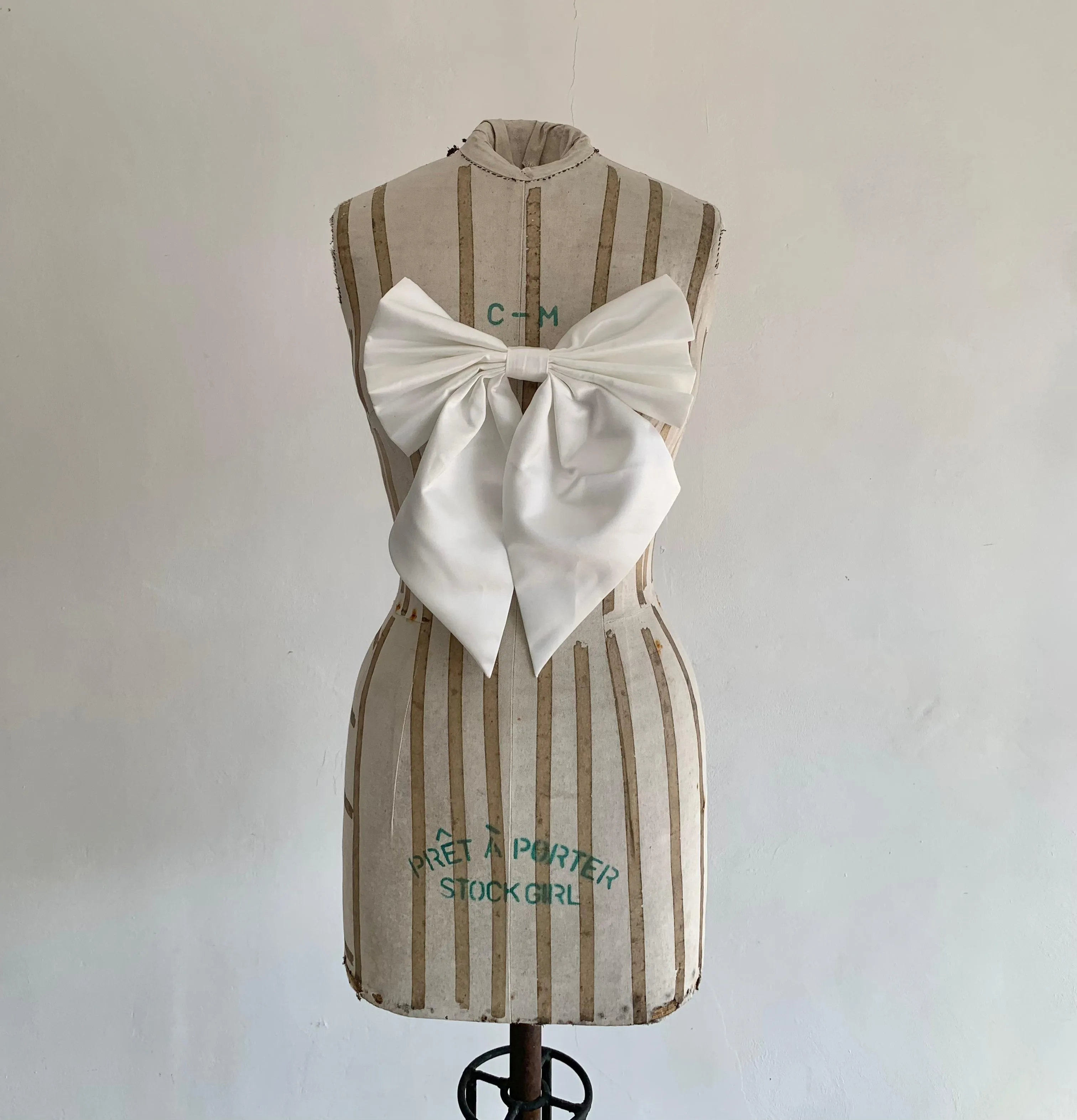 Oversized Bow