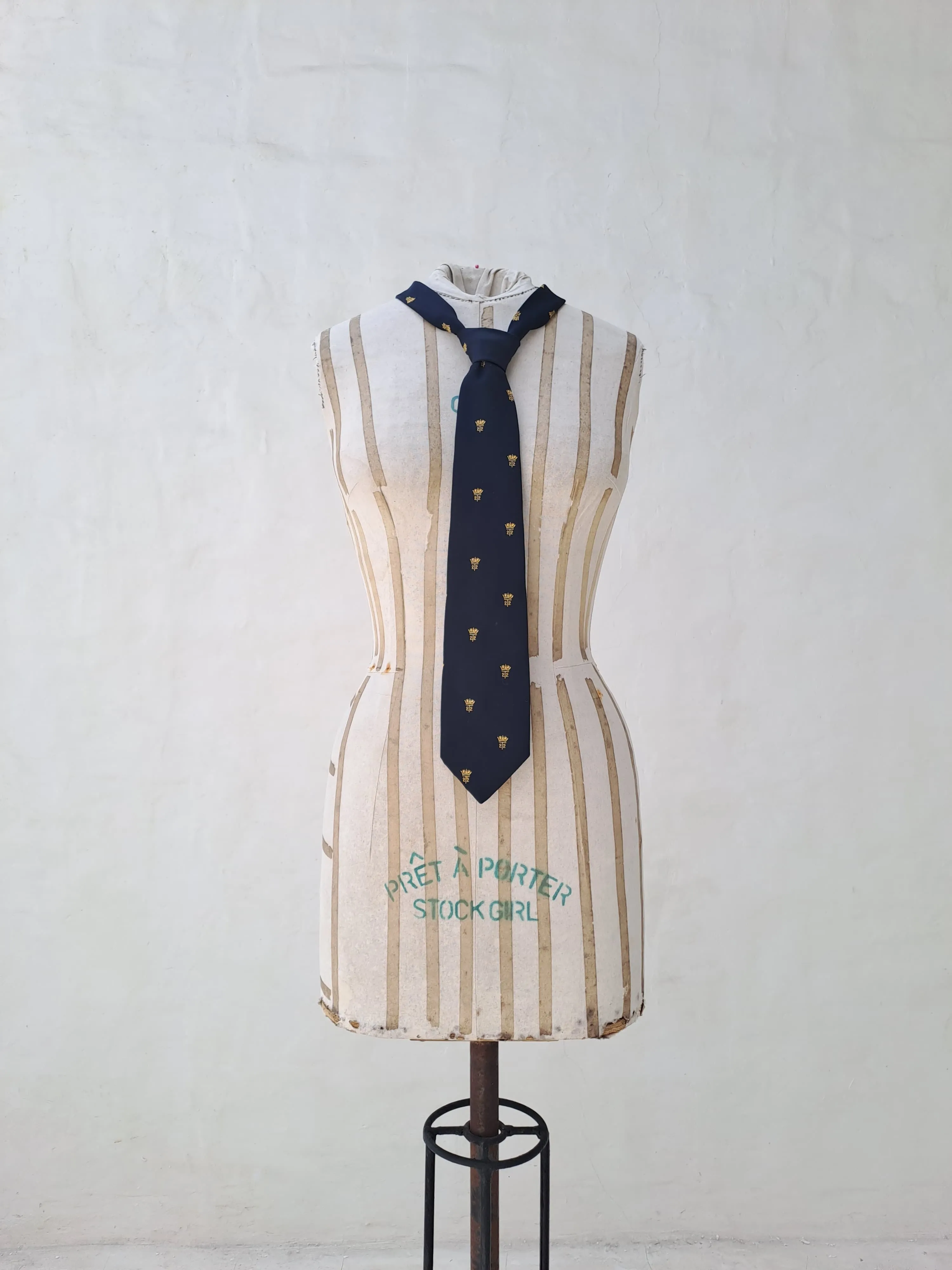 Men's Dark Blue Tie with Gold Pattern