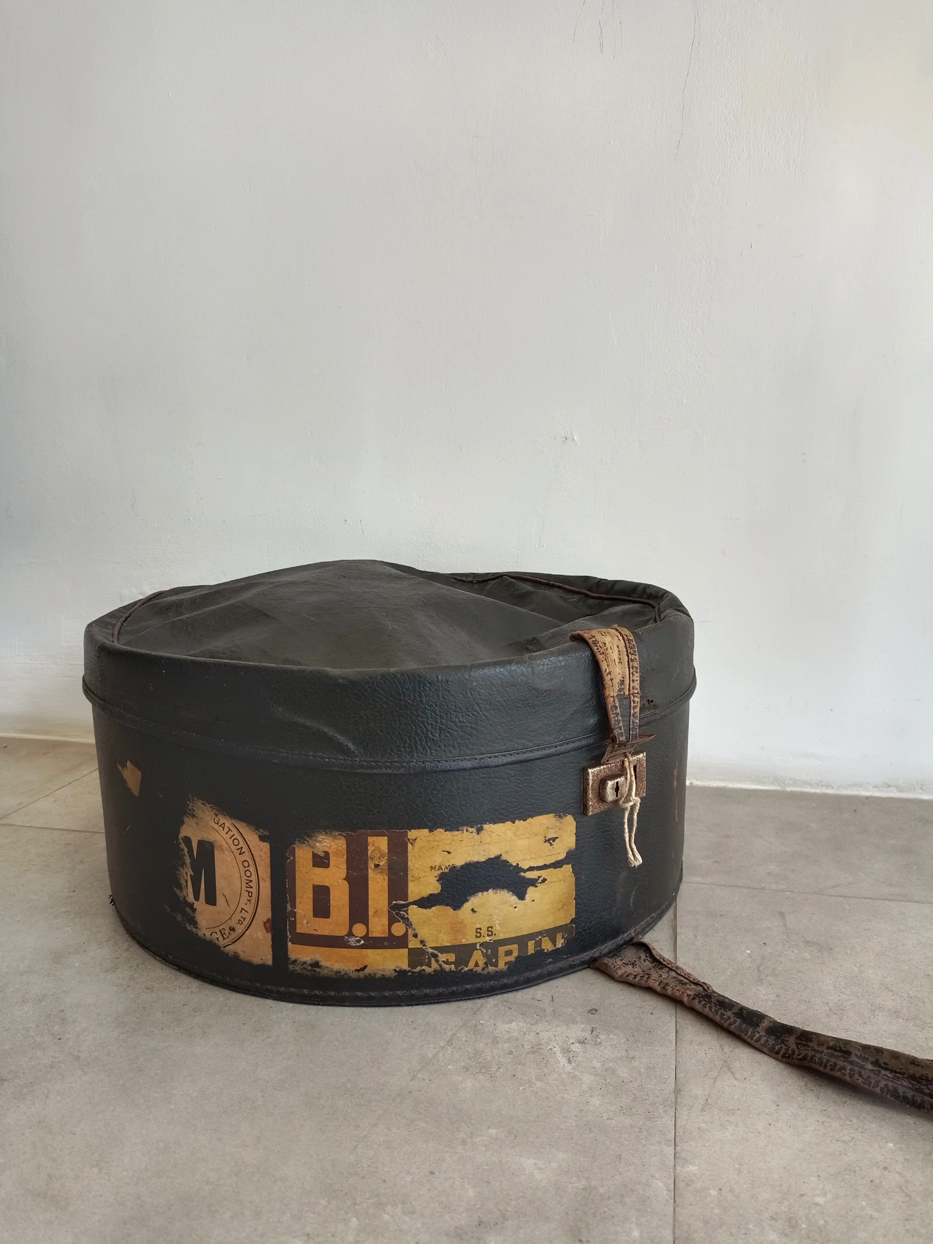 Black Vintage Hat Box