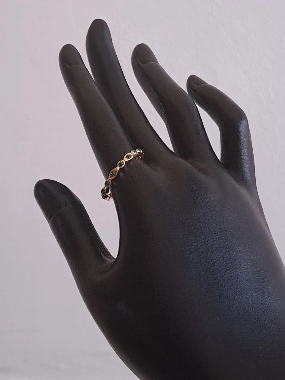 Twisted Ring With Emerald Dots
