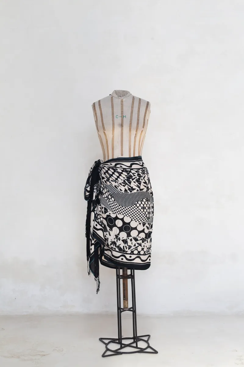 Black and White Patterned Sarong Scarf