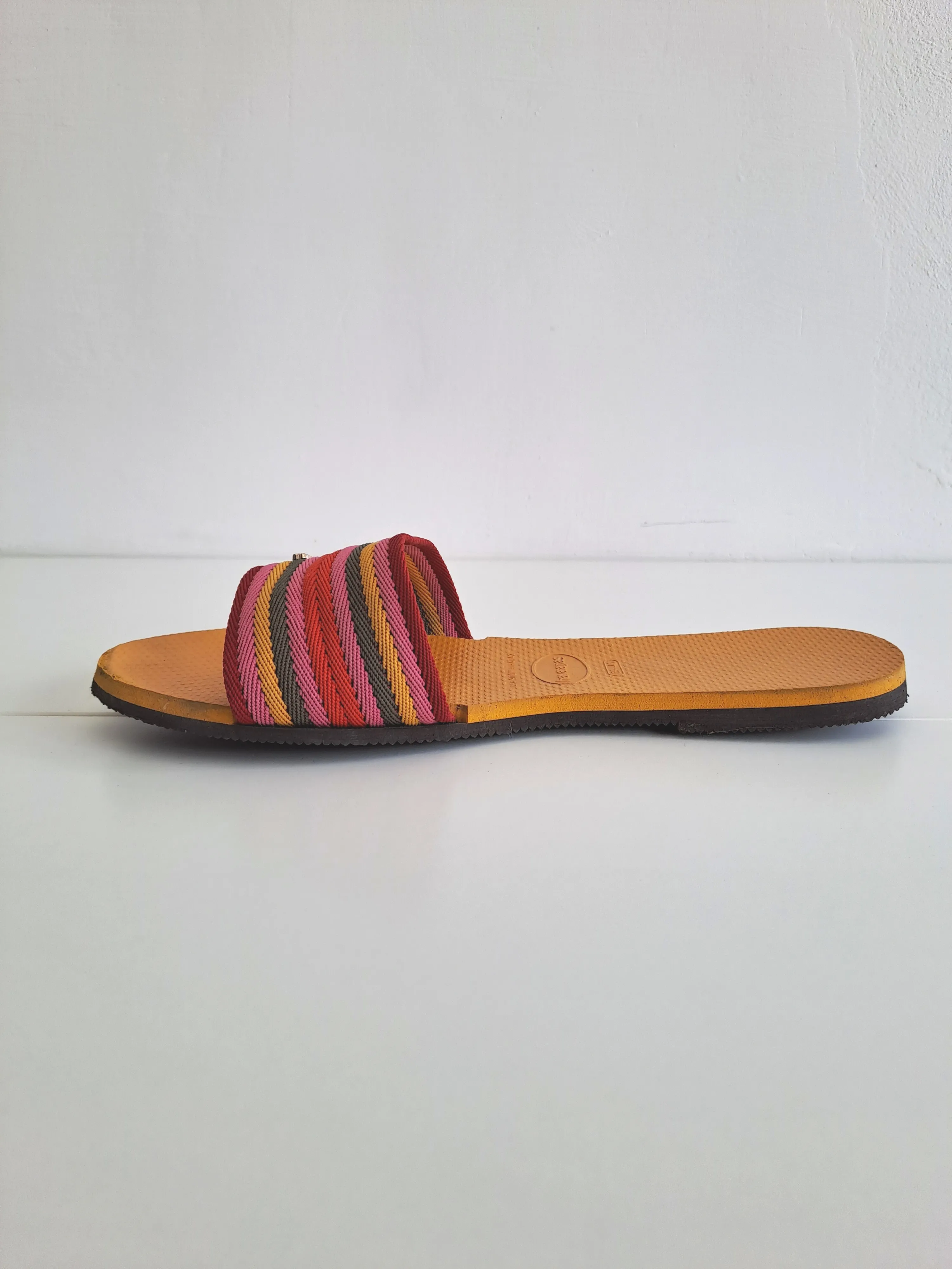 Havaianas Flat Orange Sandals with Colored Pattern