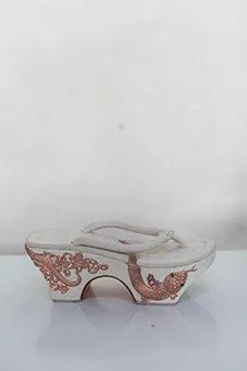 White Geisha Style Shoes with Golden Snake Design