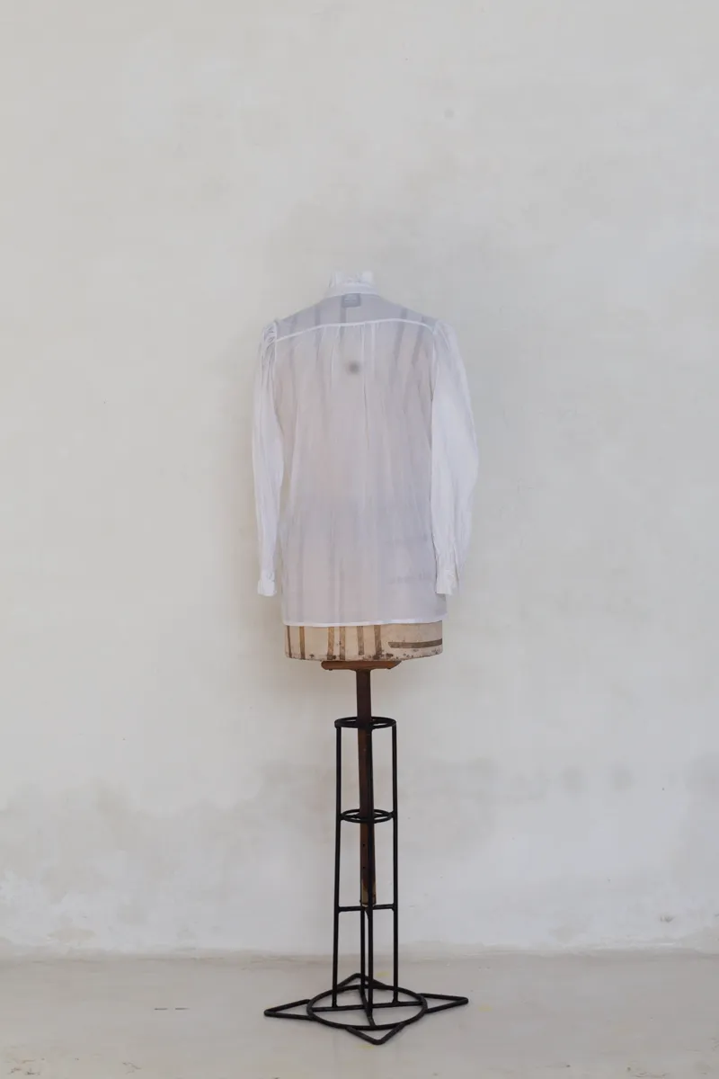  Ruffled Collar Shirt