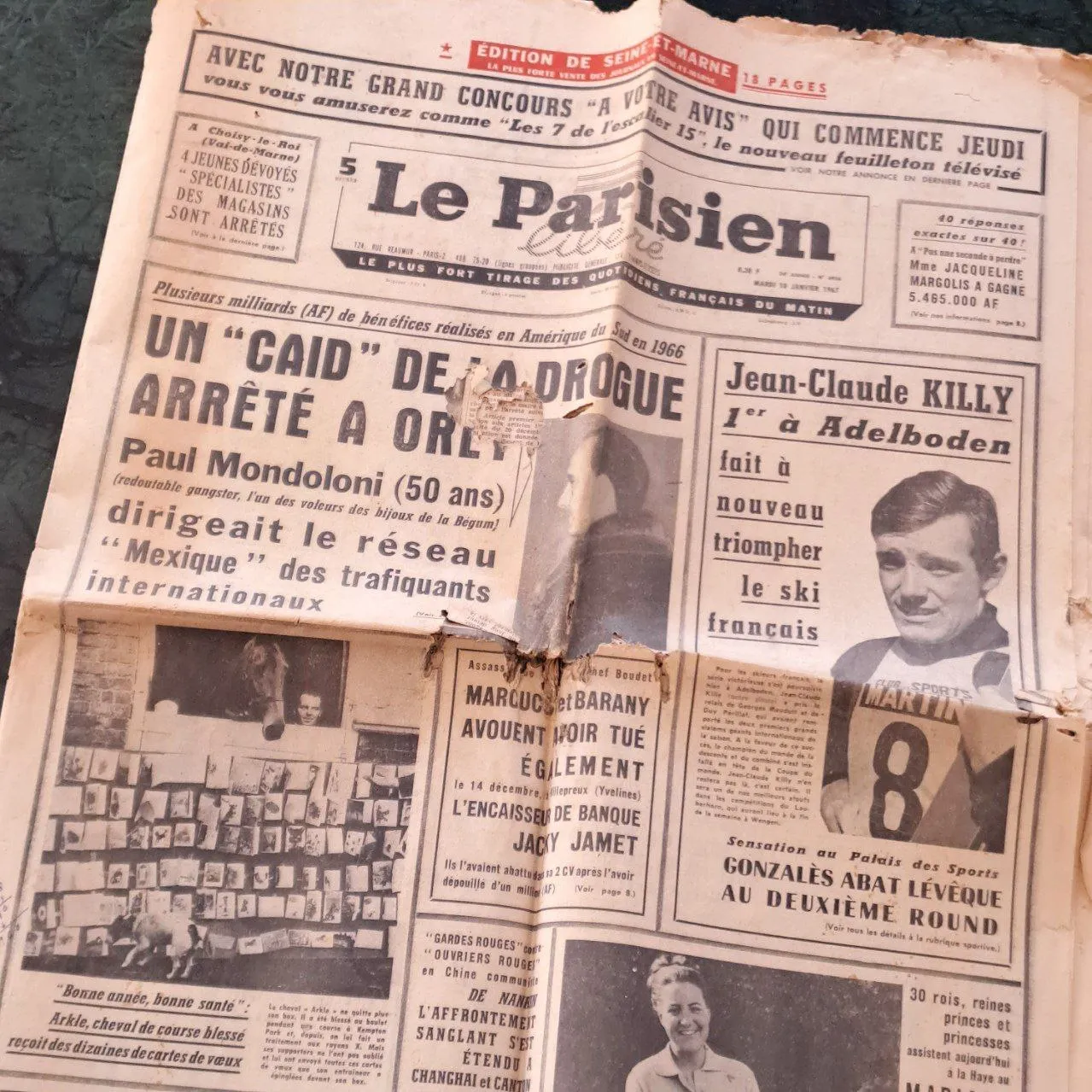 Vintage Le Parisie 18 Newspaper