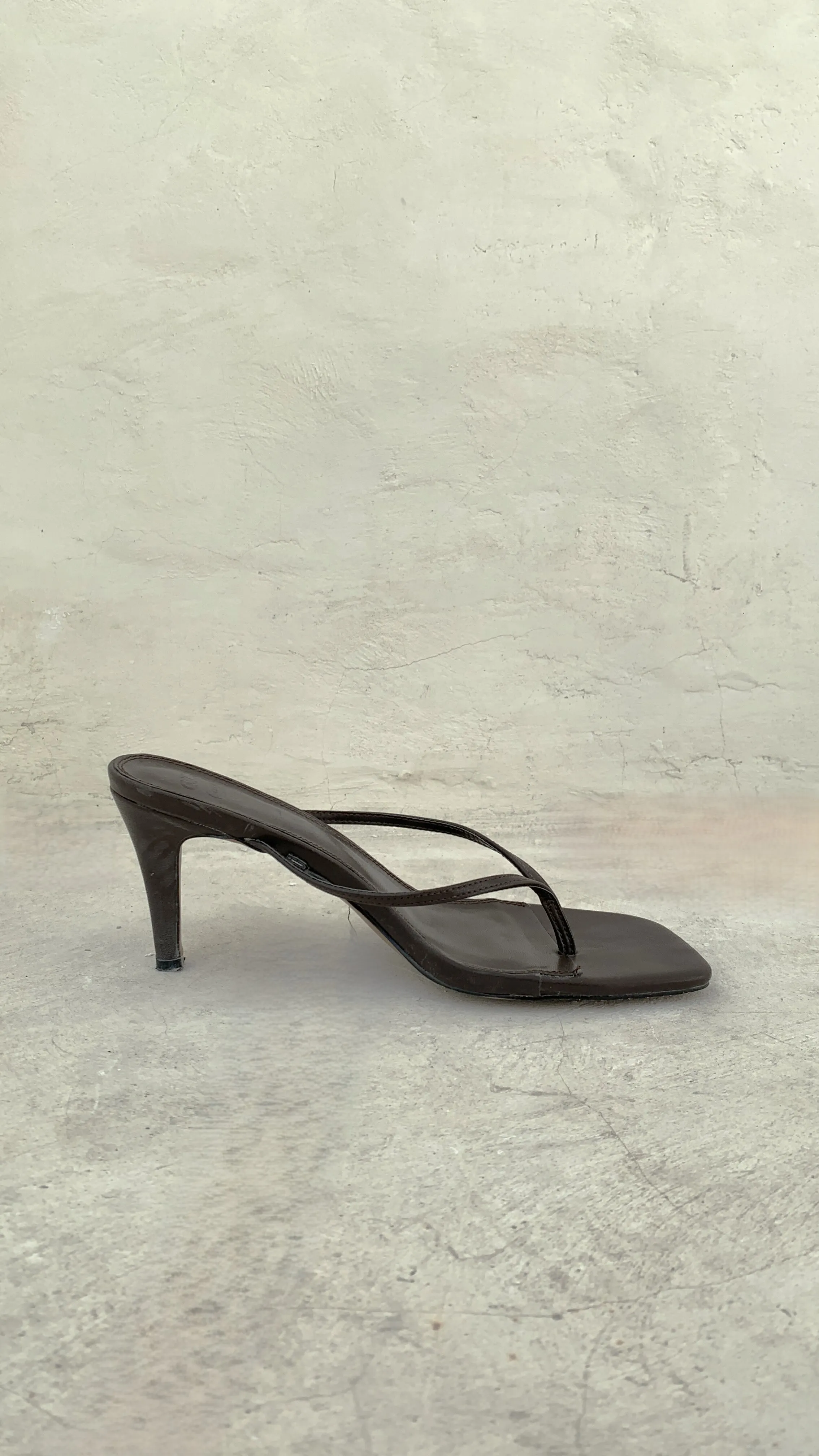 Brown Toe Thong Heels Sandals
