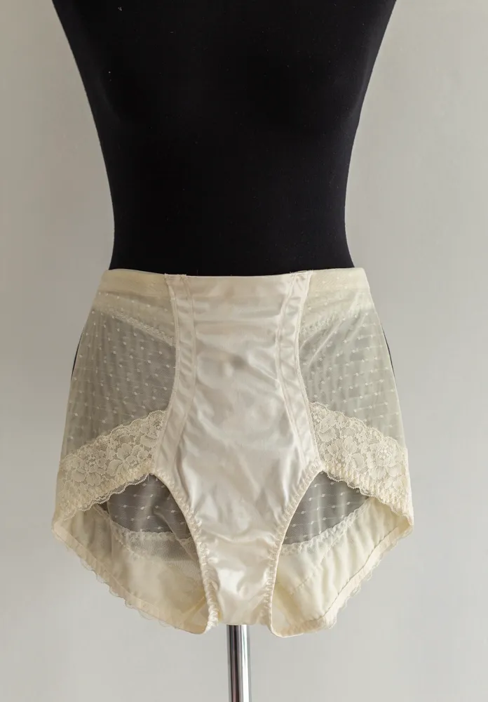 Cream Vintage Lace Culottes