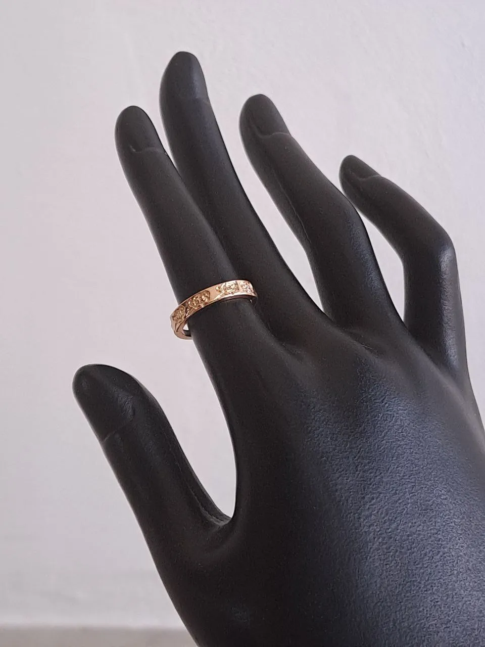 Small Flat Gold Ring With Flower Design
