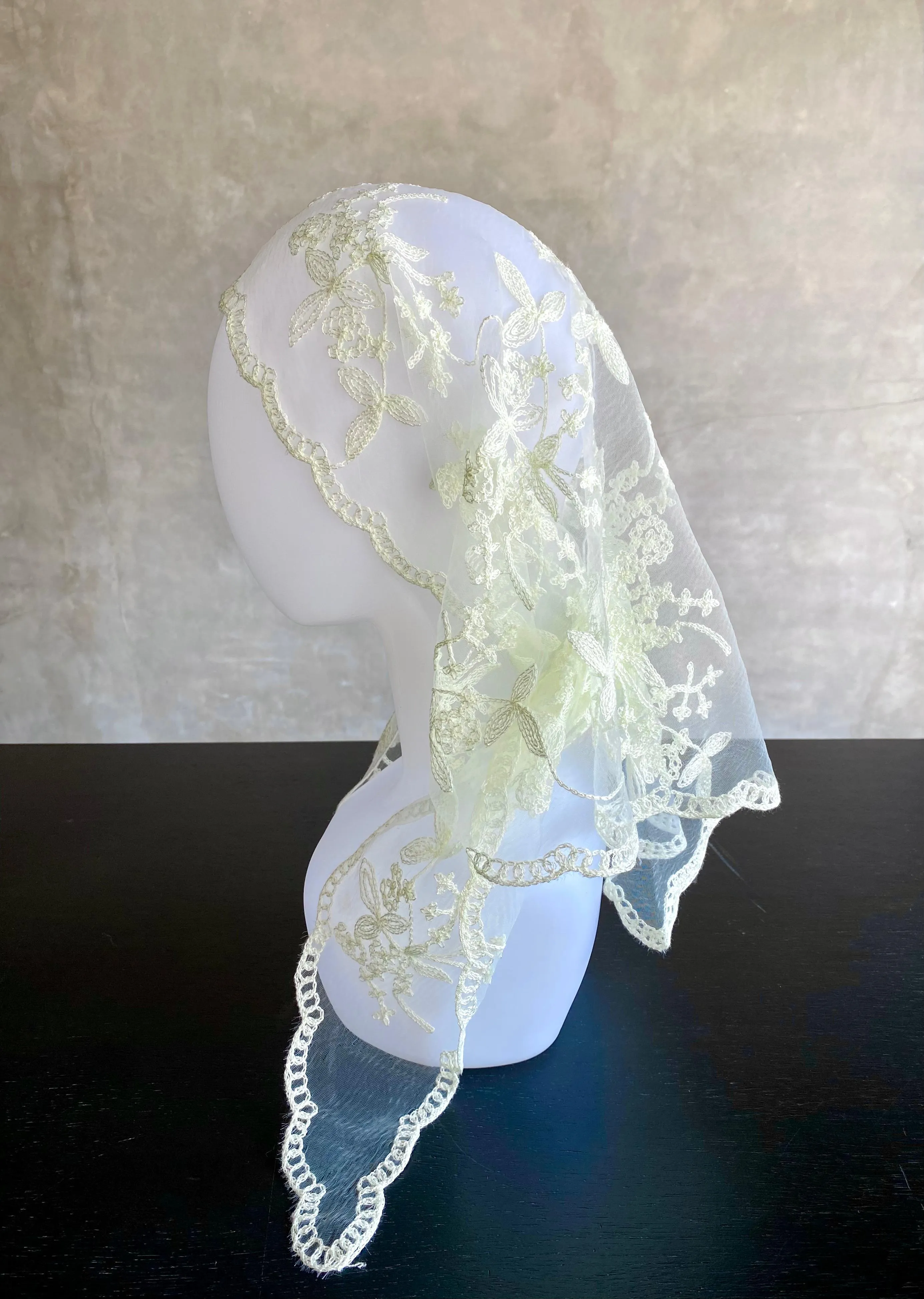 Vintage Pale Yellow Lace Mantilla/Headscarf with Embroidered