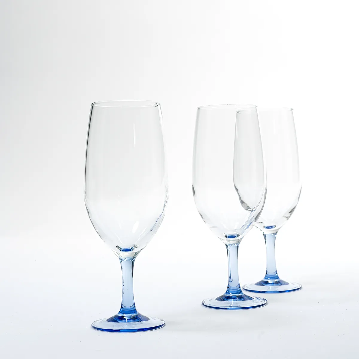 Vintage Clear bowl, water / ice tea goblet glass, light blue short stem - 8.25" x 2.5"