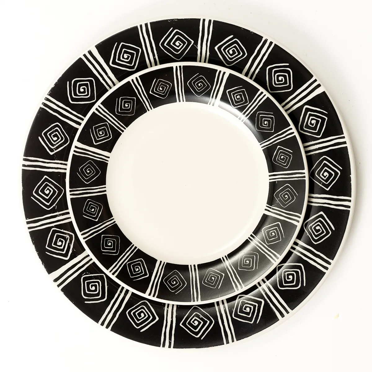 Sakura Majesticware, Inca pattern swirls and lines, black and cream, salad plate - 7.5"
