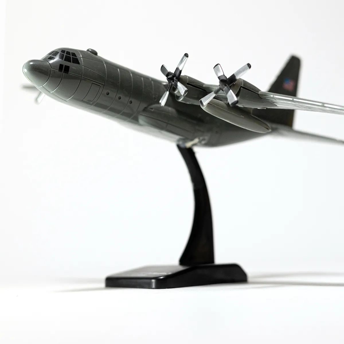 Fighter Jet Model C-130 diecast Military Airplanes Model Airplane statuette