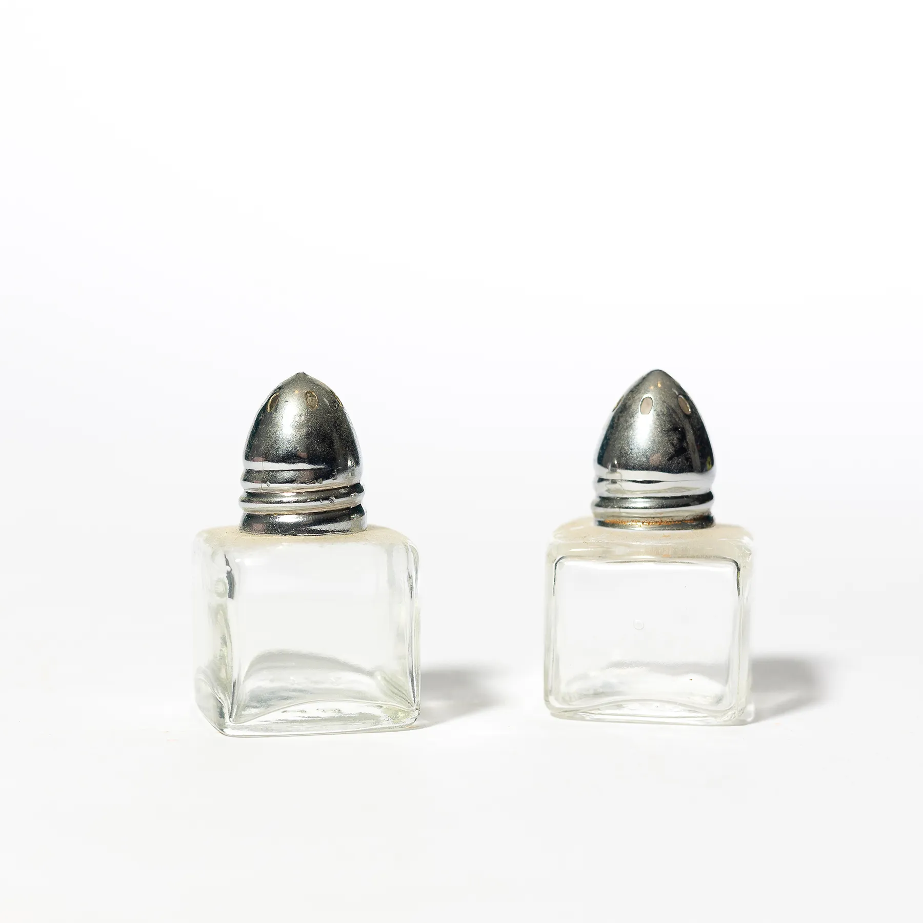 Miniature Clear Salt and Pepper Shaker clear glass cubes with chrome top. Vintage R.O.C - 1" x 2"