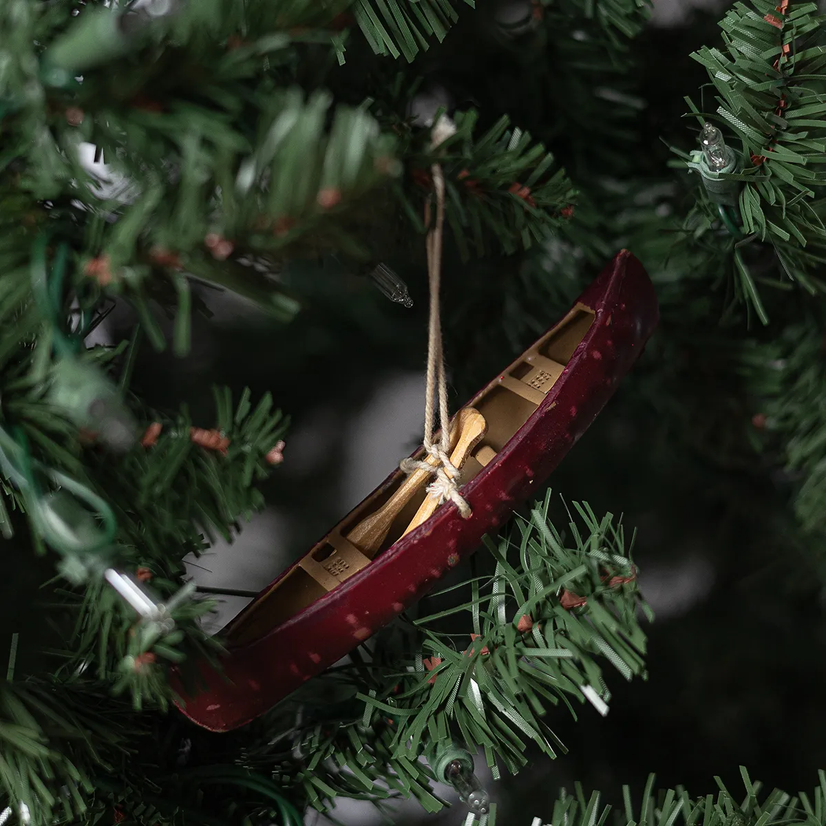 Rustic Realistic Plastic Canoe Ornament / Figurine With 2 Paddles Vintage 5.5"