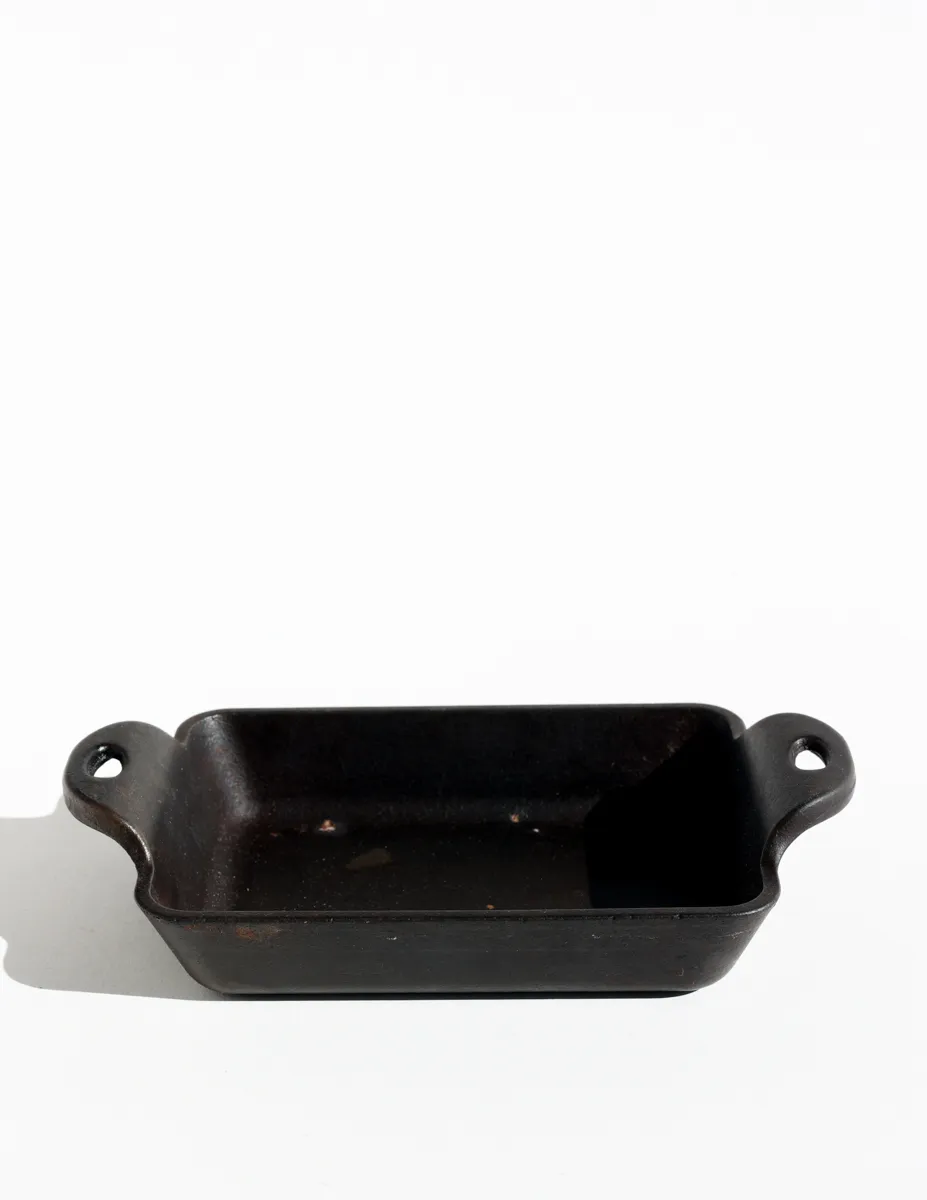 Lodge HMSRC Heat Enhanced and Seasoned Cast Iron Rectangular Mini Server