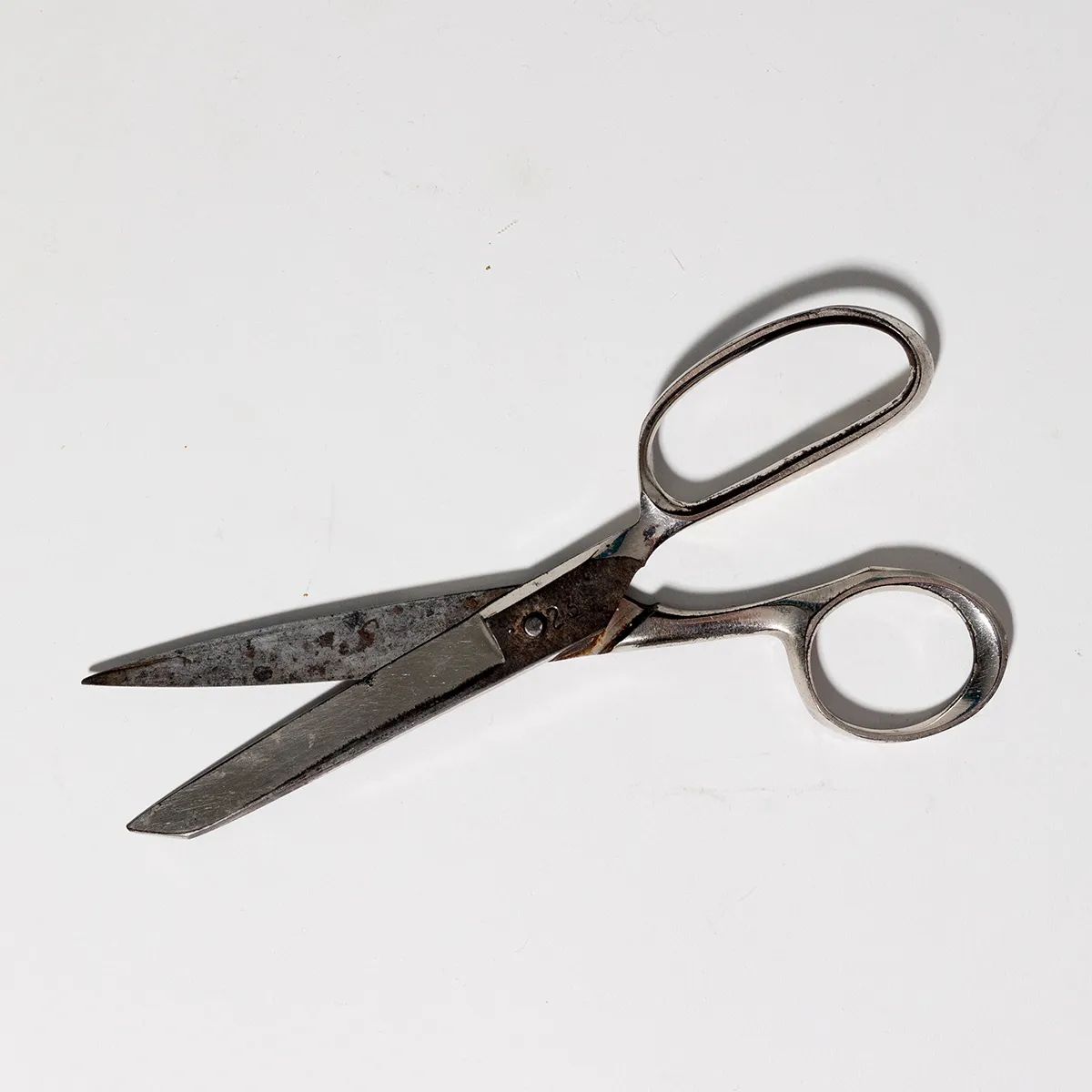 Scissors 426 Worn Black Handles Old Sewing Craft Supply Tool Used Shears