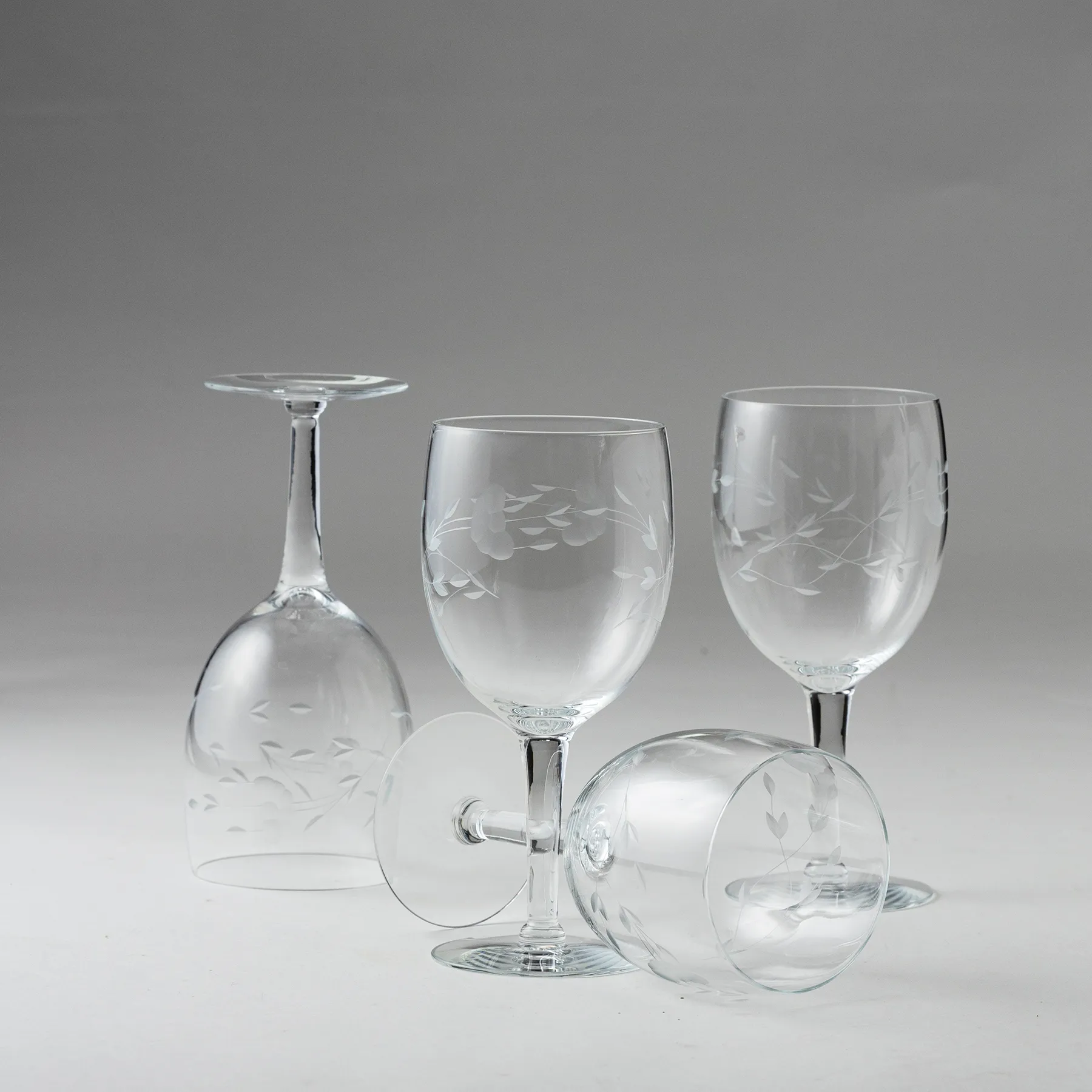  Princess House Etched Wine Glass - 6.75" x 3"