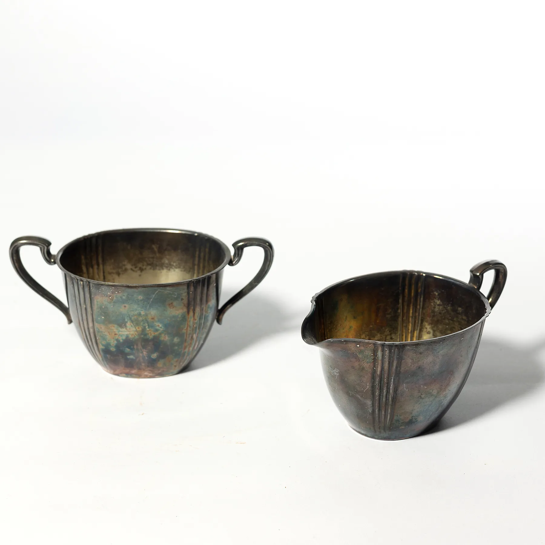 Silver Plated Sugar bowl and Creamer, Art Deco - 2.75" x 3.5"